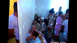 feet sex in night club tailet