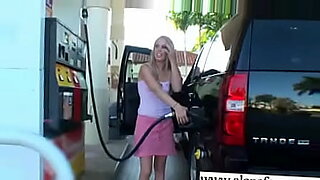 porn-unaware-teen-playing-with-stranger-webcam