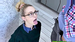 las gets sucked by stranger in public toilet