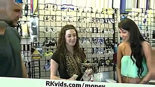 gif-chica-con-plug-anal-de-cola-teniendo-sexo
