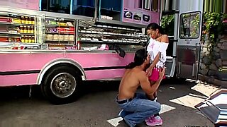 hot mom bus sex old man