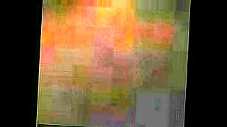 boss-lady-masturbates-at-the-office-giff